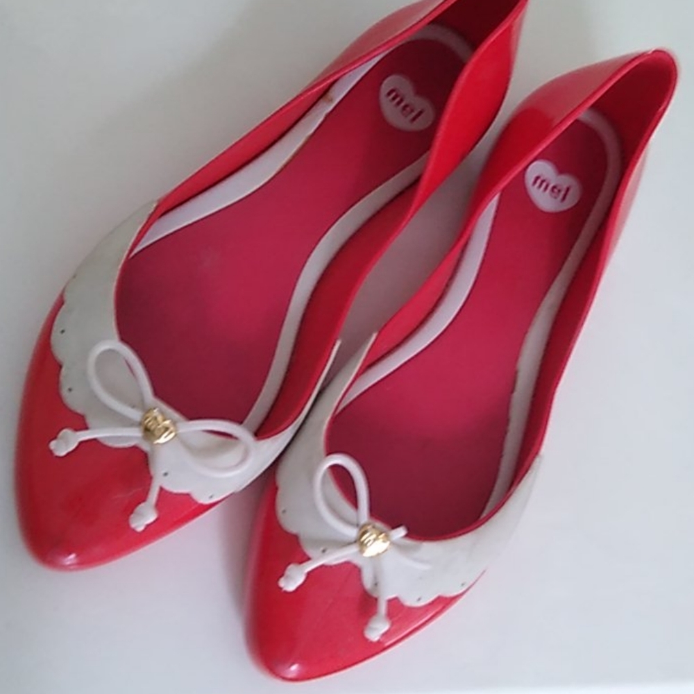 Mel Strawberry scented jelly shoes